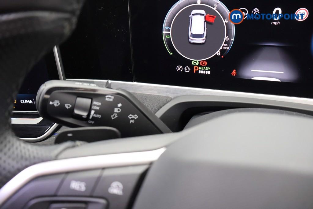Volkswagen Passat R-Line Automatic Petrol Plug-In Hybrid Estate - Stock Number (1672196) - 8th supplementary image