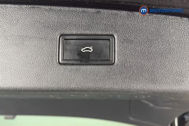 Volkswagen Tiguan Elegance Automatic Petrol Plug-In Hybrid SUV - Stock Number (1672852) - 35th supplementary image