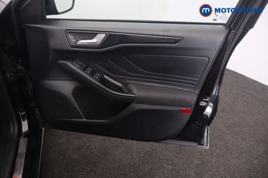 Ford Focus St-Line Edition Manual Petrol Estate - Stock Number (1650363) - 16th supplementary image