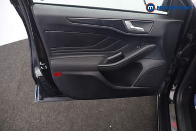 Ford Focus St-Line Edition Manual Petrol Estate - Stock Number (1650363) - 37th supplementary image