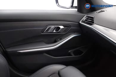 BMW 3 Series M Sport Automatic Petrol Plug-In Hybrid Estate - Stock Number (1650420) - 11th supplementary image