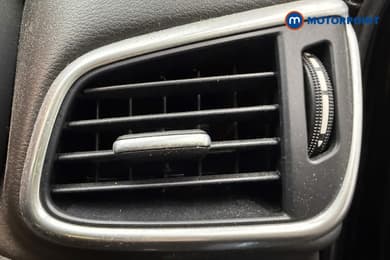 Infiniti Q30 Sport Automatic Petrol Hatchback - Stock Number (1667045) - 24th supplementary image