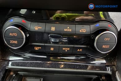 Infiniti Q30 Sport Automatic Petrol Hatchback - Stock Number (1667045) - 32nd supplementary image