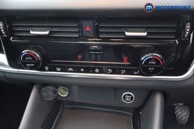 Nissan Qashqai N-Connecta Manual Petrol SUV - Stock Number (1667341) - 3rd supplementary image