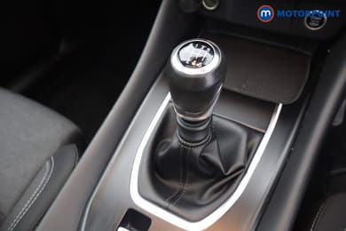 Nissan Qashqai N-Connecta Manual Petrol SUV - Stock Number (1667341) - 4th supplementary image