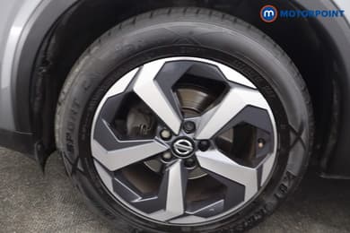 Nissan Qashqai N-Connecta Manual Petrol SUV - Stock Number (1667341) - 17th supplementary image