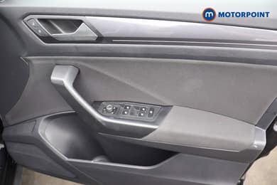 Volkswagen T-Roc SEL Automatic Petrol SUV - Stock Number (1668015) - 14th supplementary image
