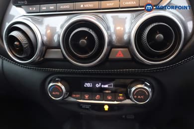 Nissan Juke N-Connecta Automatic Petrol SUV - Stock Number (1669776) - 3rd supplementary image