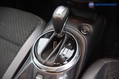 Nissan Juke N-Connecta Automatic Petrol SUV - Stock Number (1669776) - 4th supplementary image