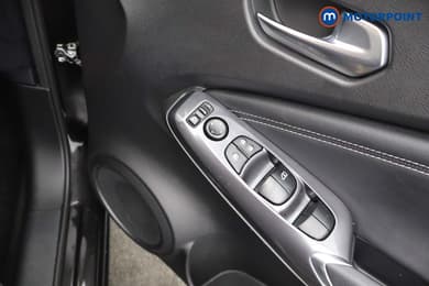 Nissan Juke N-Connecta Automatic Petrol SUV - Stock Number (1669780) - 6th supplementary image