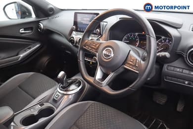 Nissan Juke N-Connecta Automatic Petrol SUV - Stock Number (1669780) - 1st supplementary image