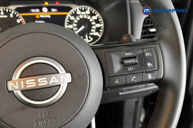 Nissan Qashqai Acenta Premium Automatic Petrol SUV - Stock Number (1673570) - 4th supplementary image