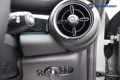 Mini Hatchback One Classic Manual Petrol Hatchback - Stock Number (1669423) - 7th supplementary image