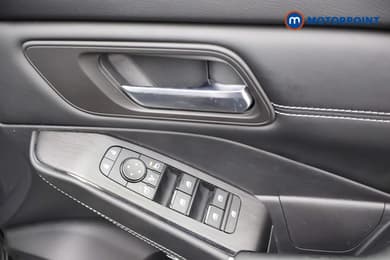 Nissan Qashqai Kuro Edition Automatic Petrol-Electric Hybrid SUV - Stock Number (1670330) - 7th supplementary image