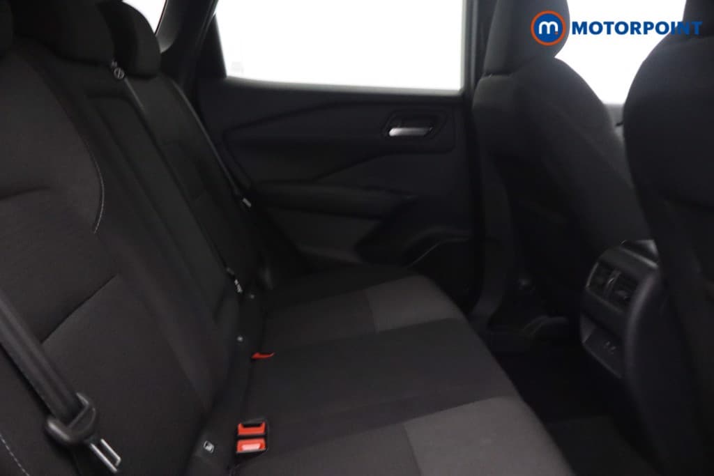 Nissan Qashqai N-Connecta Manual Petrol SUV - Stock Number (1670430) - 8th supplementary image