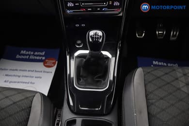 Volkswagen T-Roc R-Line Manual Petrol SUV - Stock Number (1671781) - 7th supplementary image