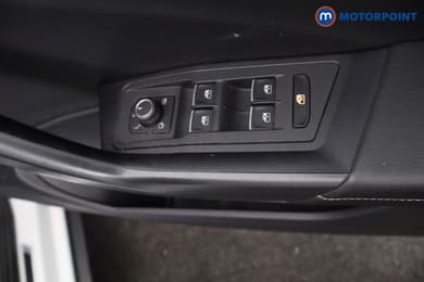 Volkswagen T-Roc R-Line Manual Petrol SUV - Stock Number (1671781) - 21st supplementary image