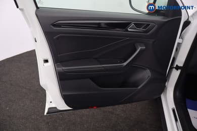 Volkswagen T-Roc R-Line Manual Petrol SUV - Stock Number (1671781) - 43rd supplementary image
