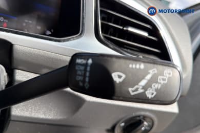 Volkswagen T-Roc Life Automatic Petrol SUV - Stock Number (1673598) - 7th supplementary image