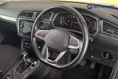 Volkswagen Tiguan Allspace Life Automatic Petrol SUV - Stock Number (1666346) - 1st supplementary image