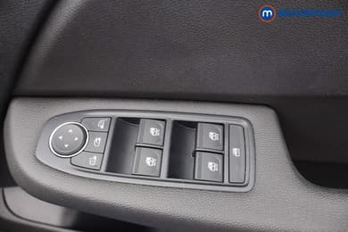 Renault Clio Evolution Manual Petrol Hatchback - Stock Number (1670184) - 8th supplementary image