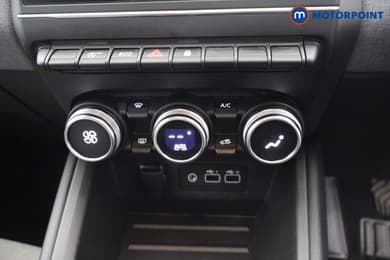 Renault Clio Evolution Manual Petrol Hatchback - Stock Number (1670184) - 14th supplementary image