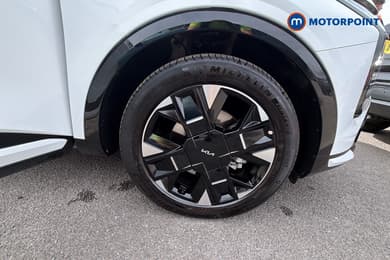 KIA Sportage Gt-Line Automatic Petrol-Electric Hybrid SUV - Stock Number (1670365) - 1st supplementary image