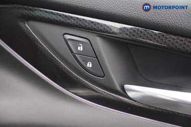 Vauxhall Insignia SRI Manual Petrol Hatchback - Stock Number (1655030) - 11th supplementary image