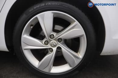 Vauxhall Insignia SRI Manual Petrol Hatchback - Stock Number (1655030) - 28th supplementary image