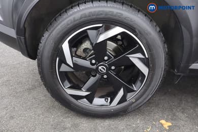 Nissan Juke N-Connecta Manual Petrol SUV - Stock Number (1672629) - 15th supplementary image