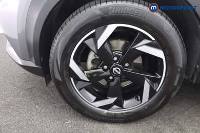 Nissan Juke N-Connecta Manual Petrol SUV - Stock Number (1672629) - 19th supplementary image