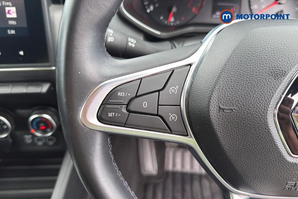 Renault Clio Iconic Manual Petrol Hatchback - Stock Number (1674602) - 8th supplementary image