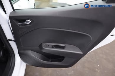 Renault Clio Evolution Manual Petrol Hatchback - Stock Number (1665134) - 23rd supplementary image