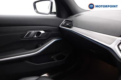 BMW 3 Series M Sport Automatic Petrol Plug-In Hybrid Saloon - Stock Number (1669415) - 15th supplementary image