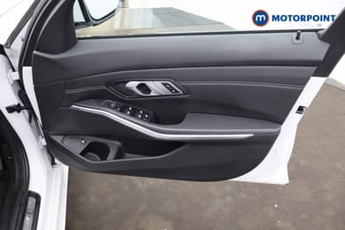 BMW 3 Series M Sport Automatic Petrol Plug-In Hybrid Saloon - Stock Number (1669415) - 19th supplementary image