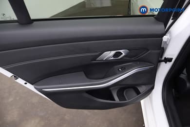 BMW 3 Series M Sport Automatic Petrol Plug-In Hybrid Saloon - Stock Number (1669415) - 27th supplementary image