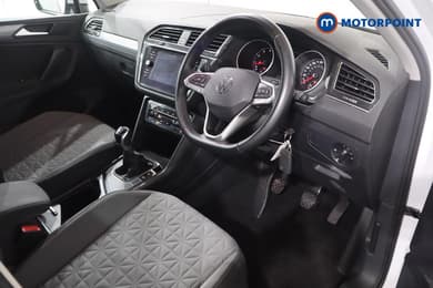 Volkswagen Tiguan Life Manual Petrol SUV - Stock Number (1670712) - 4th supplementary image