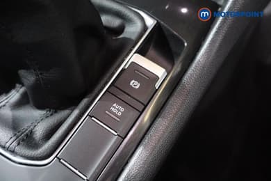 Volkswagen Tiguan Life Manual Petrol SUV - Stock Number (1670712) - 15th supplementary image