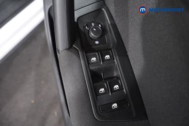 Volkswagen Tiguan Life Manual Petrol SUV - Stock Number (1670712) - 20th supplementary image