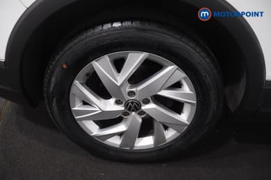 Volkswagen Tiguan Life Manual Petrol SUV - Stock Number (1670712) - 32nd supplementary image