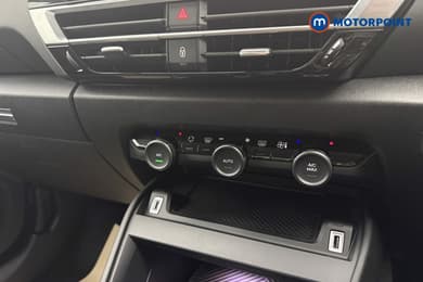 Citroen C4 Shine Automatic Electric Hatchback - Stock Number (1671075) - 14th supplementary image