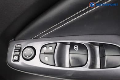 Nissan Juke N-Connecta Automatic Petrol SUV - Stock Number (1671821) - 11th supplementary image