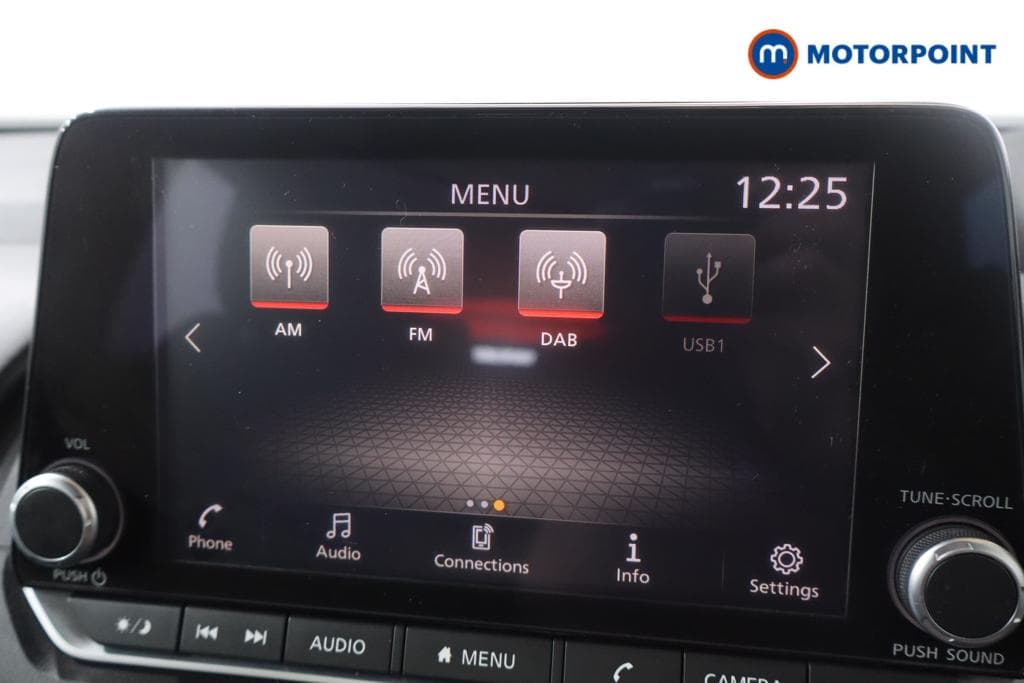 Nissan Qashqai Acenta Premium Automatic Petrol SUV - Stock Number (1674873) - 8th supplementary image