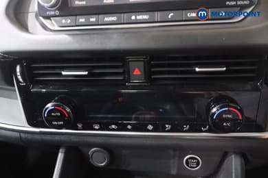 Nissan Qashqai Acenta Premium Automatic Petrol SUV - Stock Number (1674873) - 9th supplementary image