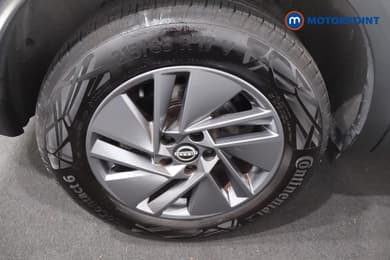 Nissan Qashqai Acenta Premium Automatic Petrol SUV - Stock Number (1674873) - 26th supplementary image