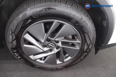 Nissan Qashqai Acenta Premium Automatic Petrol SUV - Stock Number (1674873) - 27th supplementary image