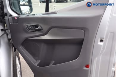 Ford Transit Limited Automatic Diesel Medium Roof Van - Stock Number (1632149) - 8th supplementary image