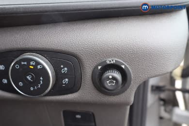 Ford Transit Limited Automatic Diesel Medium Roof Van - Stock Number (1632149) - 11th supplementary image