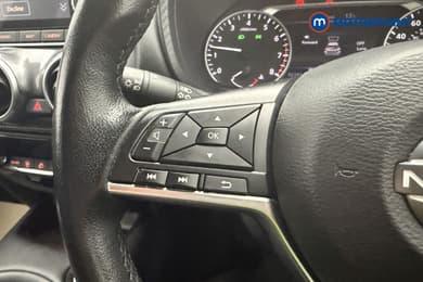 Nissan Juke N-Connecta Manual Petrol SUV - Stock Number (1667166) - 8th supplementary image