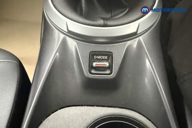 Nissan Juke N-Connecta Manual Petrol SUV - Stock Number (1667166) - 16th supplementary image
